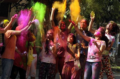 If You Are Traveling In India During Holi Here Are Few Tips To Follow