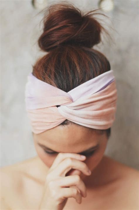 20 Pretty Hairstyles With Headbands