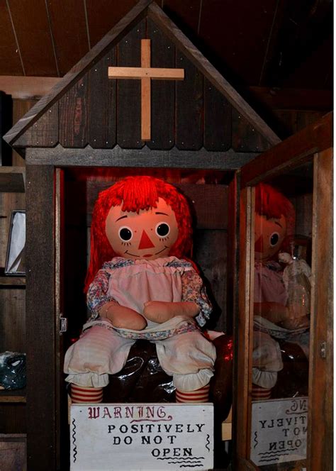 Boneka Berhantu Annabelle Kabur Dari Museum Warren Benarkah