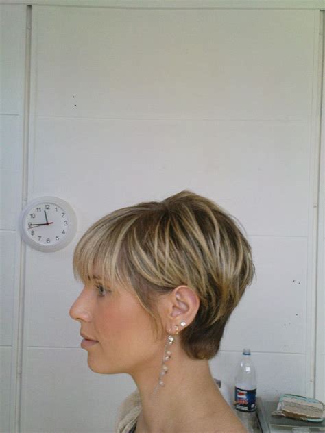 Hairstyles With Short Hair Behind Ears For Older Women Norberto Ribas