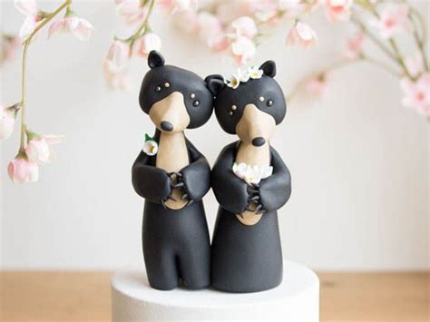 There are 12 krimpets in each box, packaged in pairs. Sofie Skein Creates Adorable Animal Wedding Cake Toppers