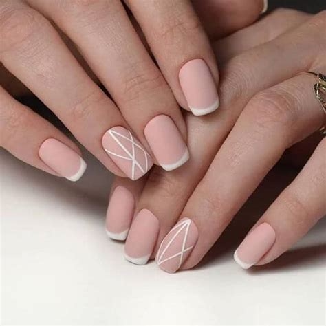 El diseño de uñas se ha convertido en una tendencia de la moda en los últimos tiempos. Decoración de uñas para oficina que te encantará | Vibra