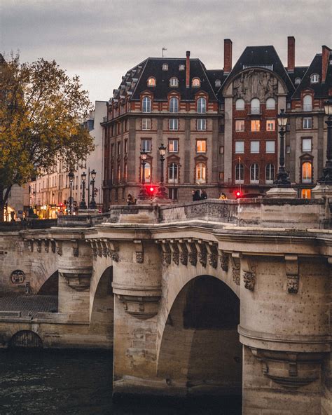 Pont Neuf The Oldest Still Standing Bridge In Paris Solosophie