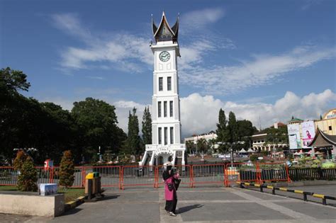 Paket Tour Bukittinggi Singkarak Batusangkar Maninjau Padang