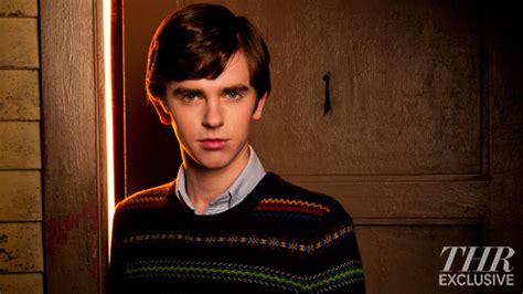 ‘bates Motel First Look Meet The Residents Of Aandes ‘psycho Prequel