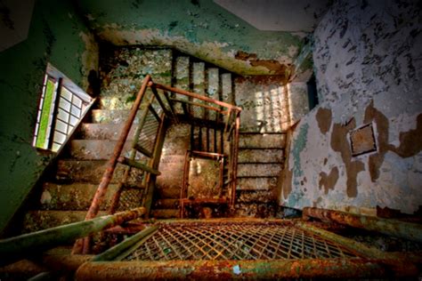 8 Terrifying Abandoned Asylums Alltherooms The Vacation Rental Experts