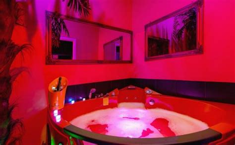 Add Jacuzzi Sexy Show Berlin To Your Stag Do The Stags Balls