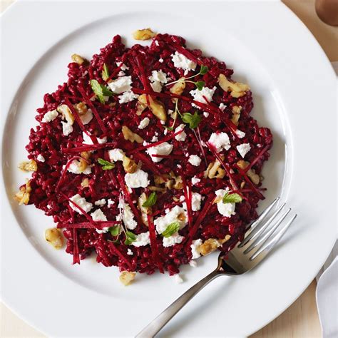 Beetroot risotto with goat's cheese & walnuts | Beetroot risotto, Meals