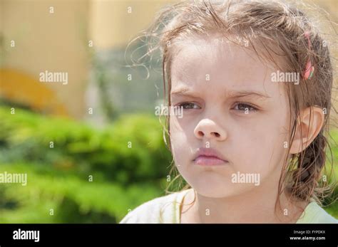 Mädchen Mit Nassen Haaren Fotos Und Bildmaterial In Hoher Auflösung Alamy