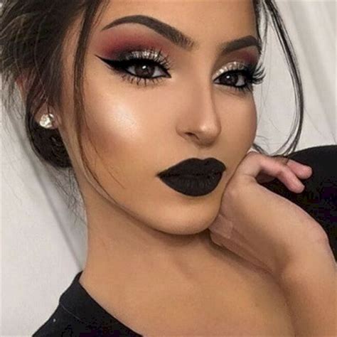 Amazing Top 20 Bold Makeup Ideas To Make You Look More Beautiful