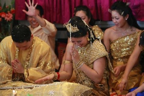 traditional cambodian khmer wedding ceremonies pairedlife