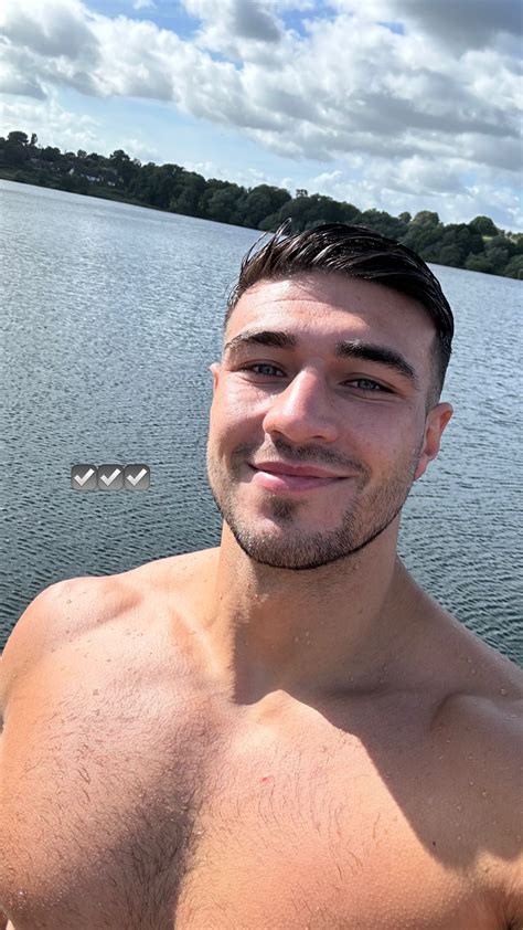 Hollyoaks Off The Charts Tommy Fury Shirtless On Insta Story