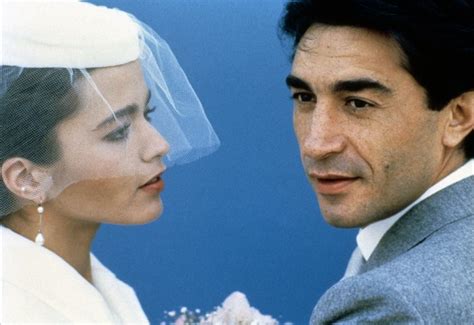 Jeune fille bord de mer. Zoé Chauveau, Richard Berry dans "Le jeune marié" (Bernard ...