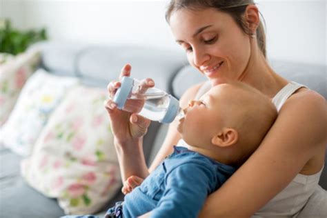 Wie viel ab wann fettarm oder vollmilch kuhmilchallergie. Ab wann dürfen Babys Wasser trinken? - Tipps & Gefahren