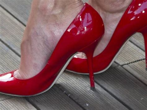 Änderungen Von Sumpf Rille Schuhe Rote Sohle Manolo Luft Wöchentlich Reisetasche