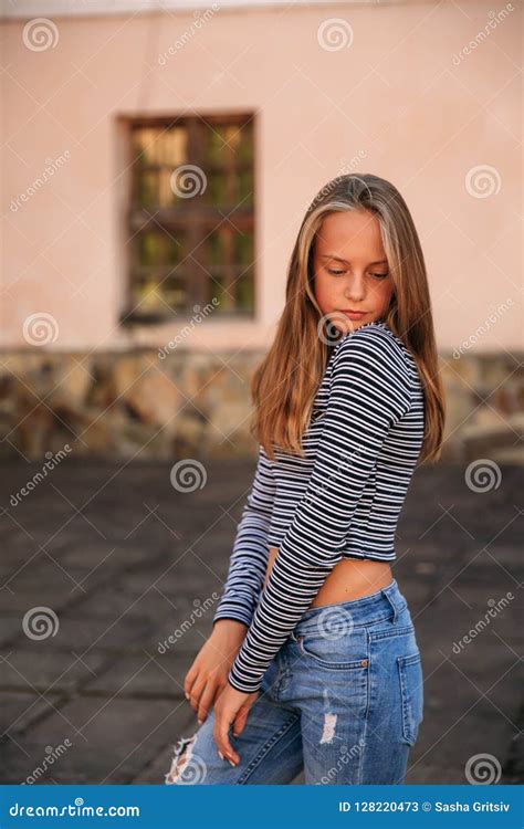 Amazing Candid Blonde Girl In Jeans Telegraph