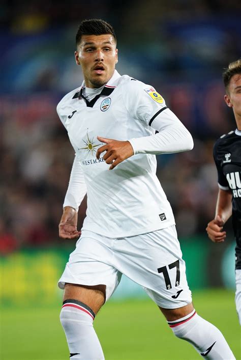In Form Joel Piroe Strikes To Secure Swansea A Home Win Over Qpr Fourfourtwo