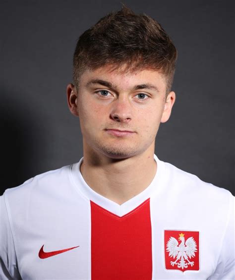 Chociaż polska kadra przegrała ze słowacją (1:2), to pomocnik torino spisał się bardzo karol linetty podczas ćwierćfinału z łukaszem fabiańskim (youtube.com). Reprezentacja Polski: Aktualna kadra