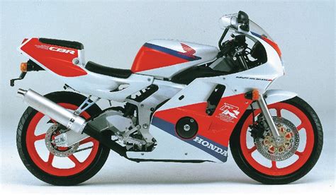If you have been hiding under a rock the last year, you may have missed all of the hype about the light. HONDA CBR 250 RR specs - 1989, 1990 - autoevolution