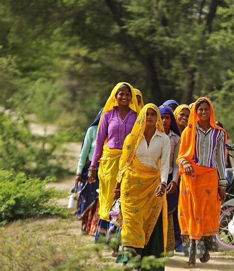 Rural Women Heading In The Filed Rural Women Working Hd Phone Wallpaper Pxfuel