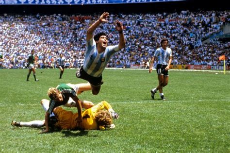 Бразилия взяла верх над перу со счётом 0:1. Soccer - World Cup Mexico 1986 - Final - Argentina v West ...