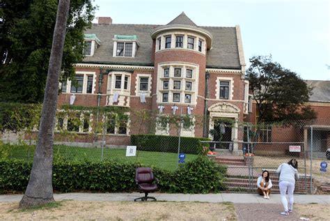 We Went Inside The ‘american Horror Story Murder House Ahead Of
