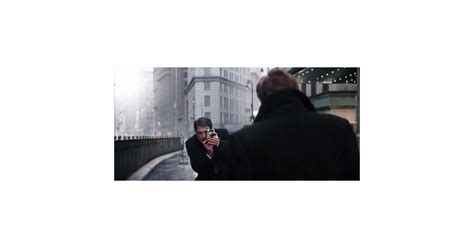 Robert pattinson tracksuit memes are pretty random but it makes perfect sense. Robert Pattinson recria cenário de foto clássica do astro James Dean em novo clipe de "Life ...