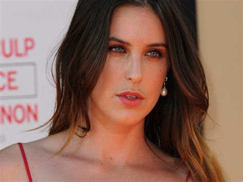 demi moore s daughter scout willis shows off her goofy side in this shocking naked video
