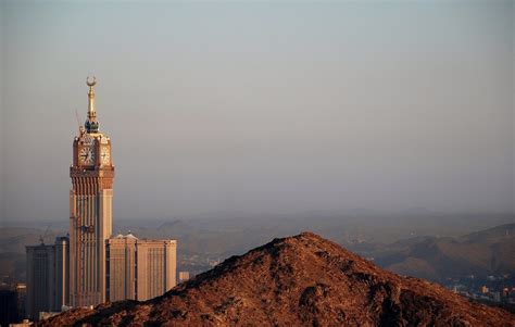 Makkah Royal Clock Tower Saudi Arabia A Complex With The Largest