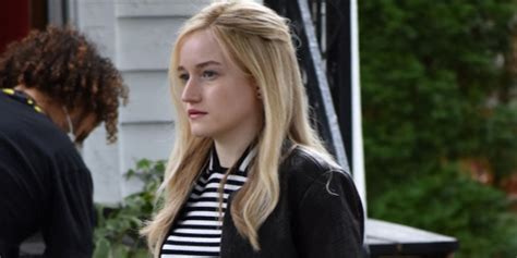 Julia Garner Gets Into Character As Anna Delvey For ‘inventing Anna Tv