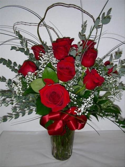 Dozen Roses In A Vase Roses Seasonal Bouquet