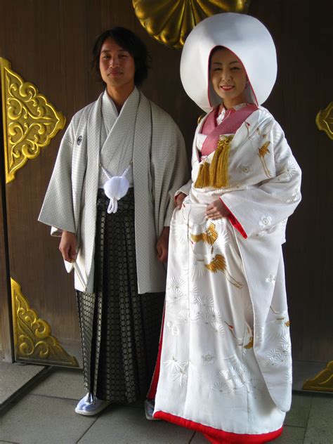 Japanese Bride And Groom Japanese Traditional Dress Traditional