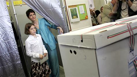 Legbefolyásosabb magyar nőnek a közéletben. Dobrev Klára - 444