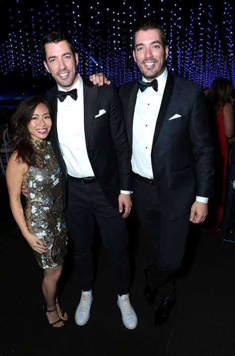 Drew Scott Goes On Double Dates With Twin Jonathan And Zooey