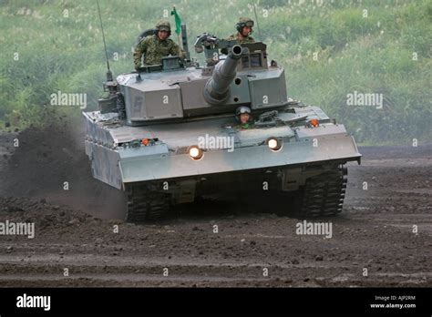 Mitsubishi Type 90 Main Battle Hi Res Stock Photography And Images Alamy