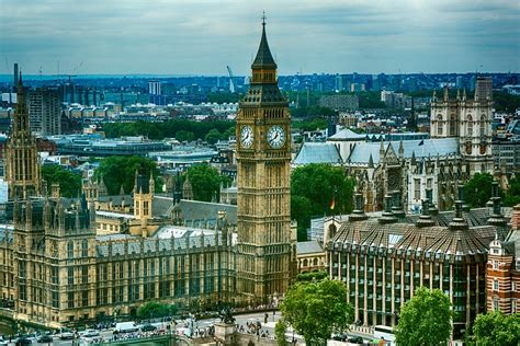 England is the most populous and significant country of the united kingdom with over 51 million although being a relatively small country, england has held sway over almost every continent of the. Top 5 Destinations in England - Plane News
