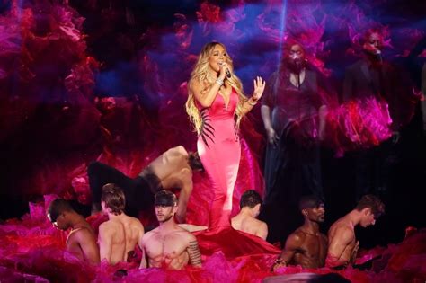 Mariah Carey Accused Of Lip Syncing During American Music Awards