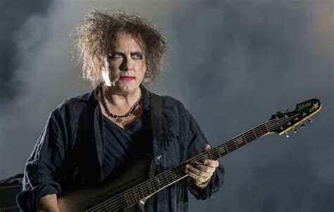 The Cures Robert Smith Reveals His Favourite Album And Movie Of 2019