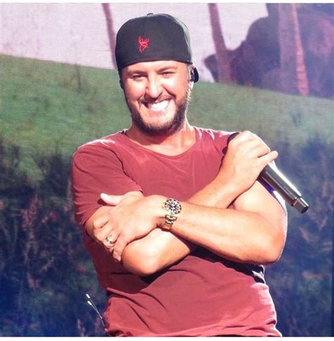 Pin By Gillian Kelley On Luke Bryan Luke Bryan Luke Mens Sunglasses