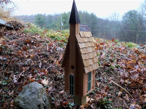 Wondering how to build a birdhouse? Briarwood Manor Birdhouse | Bird houses, Cedar shingle ...