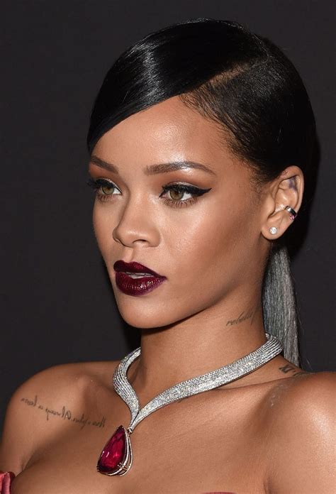 Dark Lip Elegant Diamond Choker Ruby Rihanna Maquiagem Com Batom