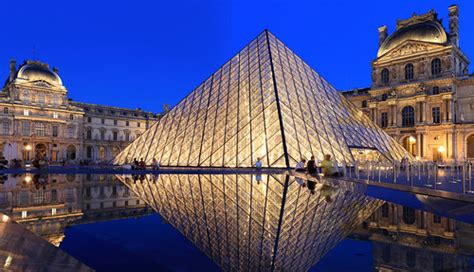 Musée Du Louvre In The Early Evening Even Peak Tourist Sea Flickr