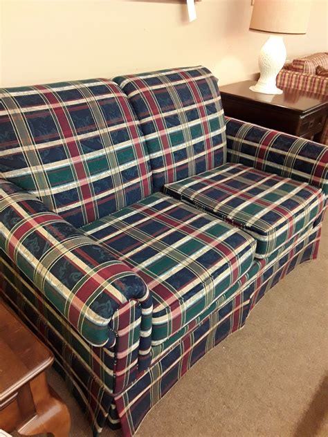 Broyhill Striped Love Seat Delmarva Furniture Consignment
