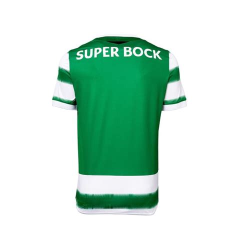 Mais riscas, mais finas e com pormenores em amarelo. MONTEBRANCO desporto - Equipamentos do Sporting 2020-2021