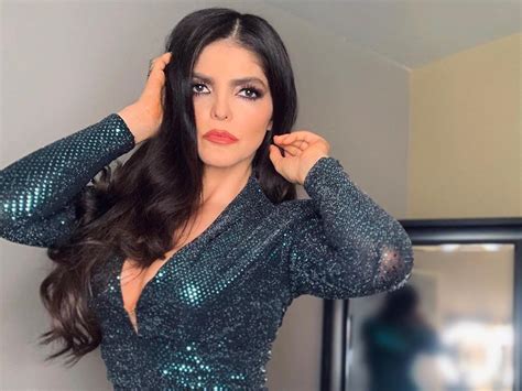 Ana B Rbara Muestra Sus Curvas En Transparente Vestido Chapin Radios