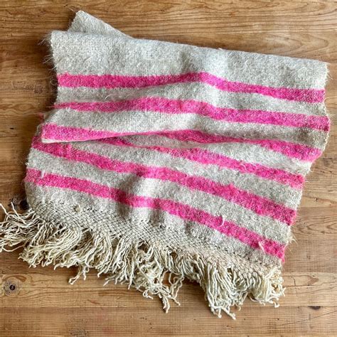 Vintage Wool Riding Blanket Pink Wool Blanket Vintage Wool Wall Hanging Girls Wool Blanket