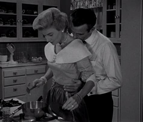 Leave It To Beaver S1 Ep2 June Cleaver Barbara Billingsley In An Adorable Top With A Wide