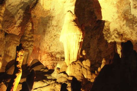 Cave Tours At Wonder Cave · Kromdraai Valley · Cave Tours
