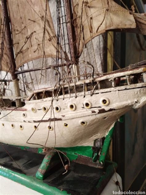 Muy Antiguo Barco De Madera Con Marineros Comprar Antigüedades