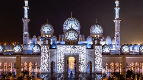 The united arab emirates, in the eastern part of the arabian peninsula, extends along part of the gulf of oman and the southern coast of the persian gulf. How Nigerians Can Get a Visa to the United Arab Emirates